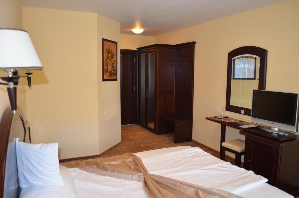 Hotel Astoria ألبا يوليا الغرفة الصورة