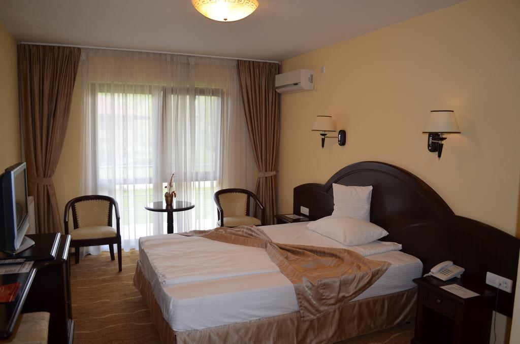 Hotel Astoria ألبا يوليا الغرفة الصورة