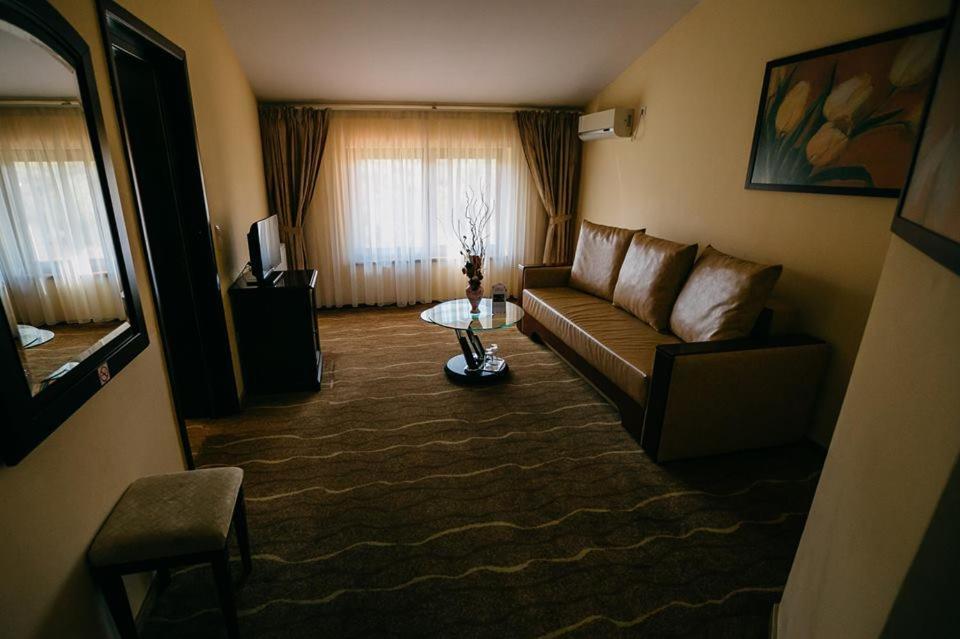 Hotel Astoria ألبا يوليا المظهر الخارجي الصورة